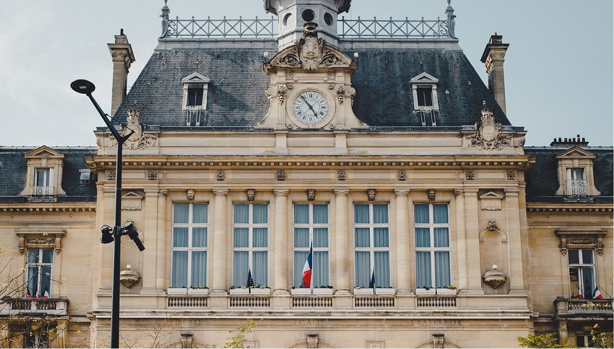Façade d'une mairie française